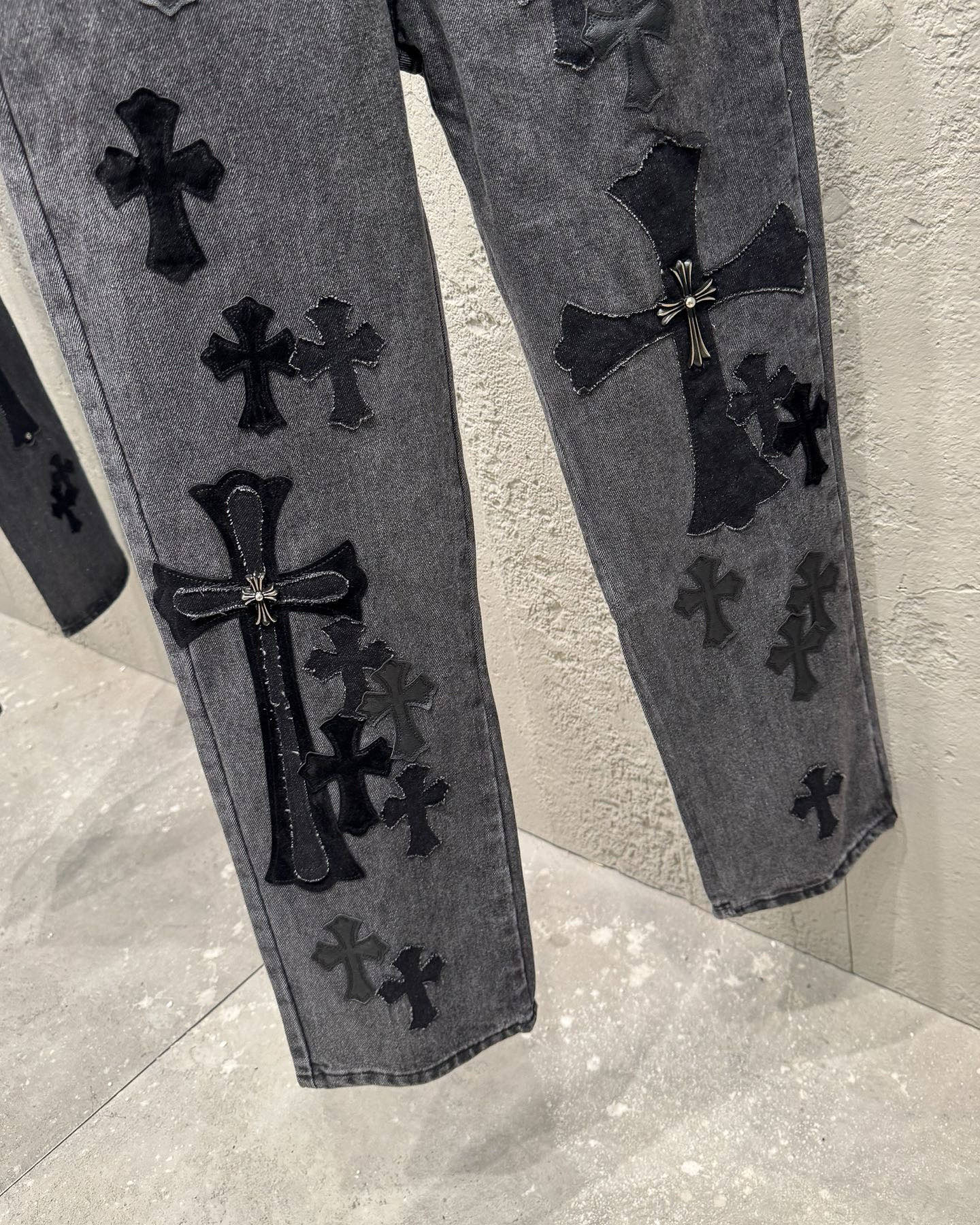 Chrome Hearts Black Metal Leather Patch Cross Denim Jeans KH24